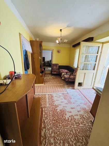 Casă cu 3 camere cu Teren 1200 Mp în Central