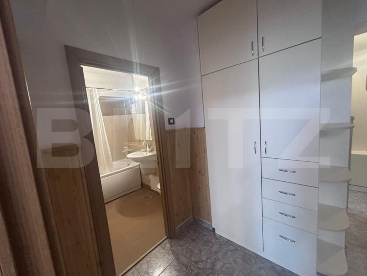Apartament cu 3 camere, decomandat, centru-Universitate - 8