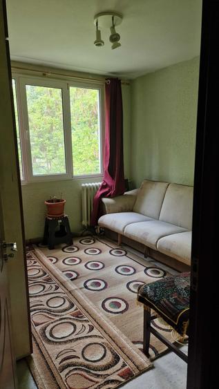 Apartament cu 3 camere decomandat, mobilat în Drumul Taberei