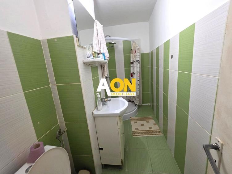 Apartament cu 3 camere decomandat, mobilat în Cetate