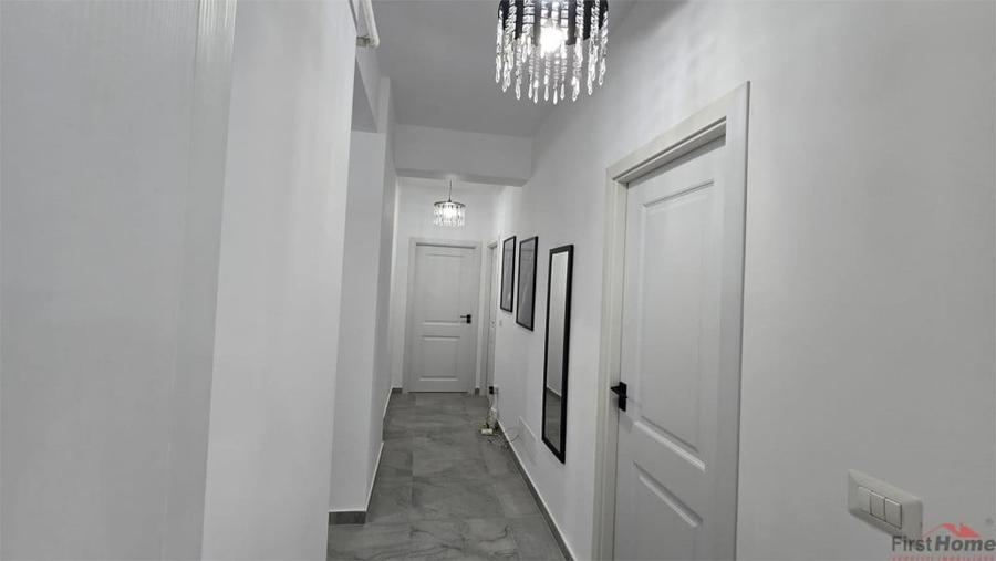Apartament cu 3 camere decomandat în Sud