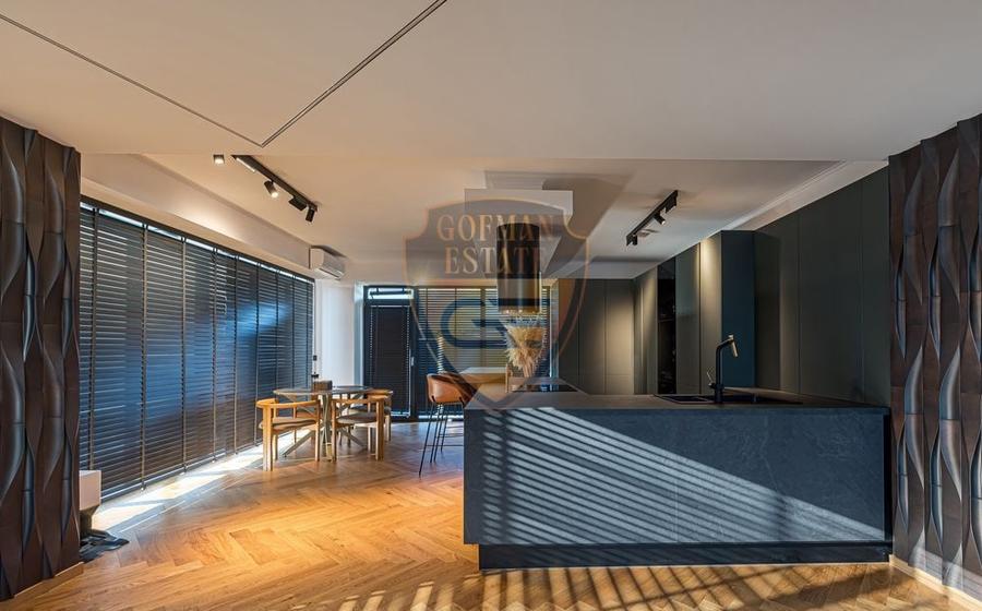 Penthouse cu 4 camere decomandat, mobilat în Eforie Nord