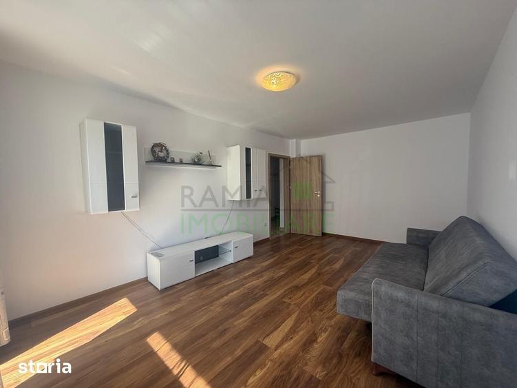 Apartament cu 3 camere decomandat, mobilat în Tractorul