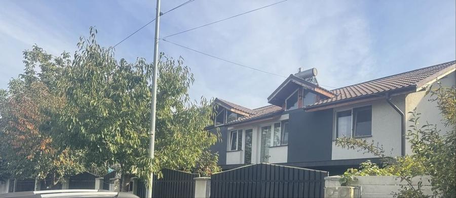 Casă cu 4 camere în Central