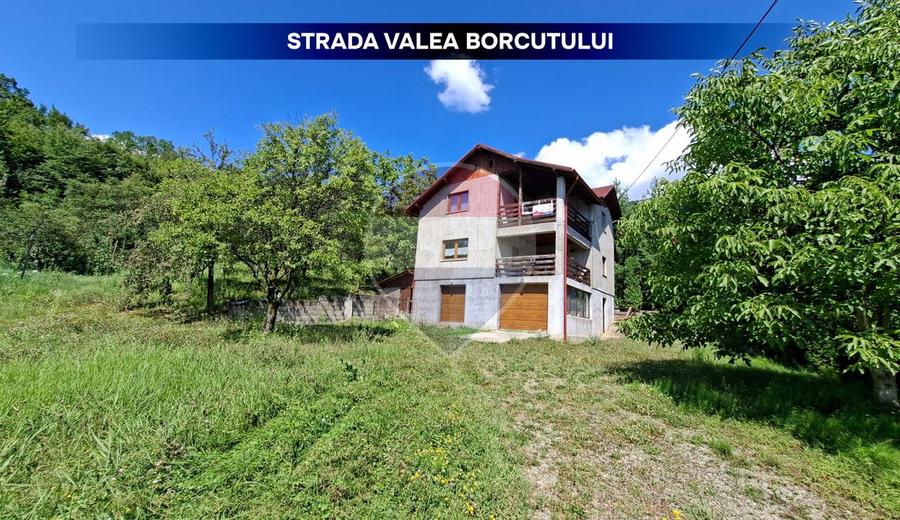 Casă individuală cu 3 camere cu Teren 1594 Mp în Valea Borcutului