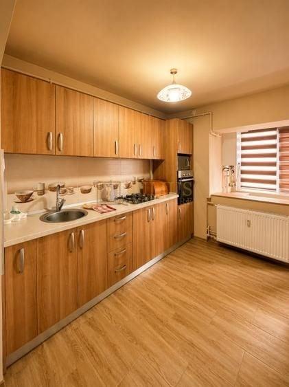 Apartament cu 2 camere semidecomandat, mobilat în Ultracentral