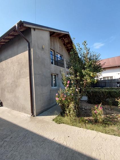 Casă cu 4 camere cu Teren 300 Mp în Ștefăneștii de Sus