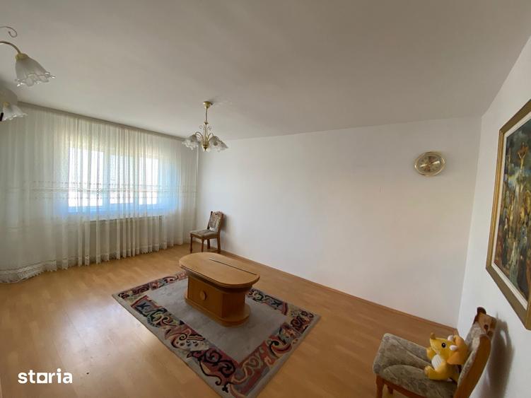Apartament cu 3 camere în C5