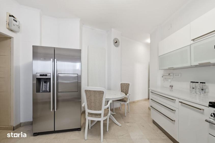 Apartament cu 3 camere în Primăverii