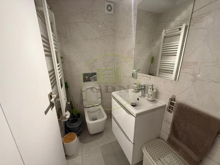 Apartament cu 3 camere, mobilat în Rovine