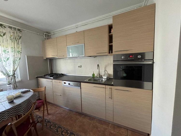 Apartament 2 camere in Tei -Lizeanu, Strada Deleni, Centrala termica, Spatios, decomandat - 8
