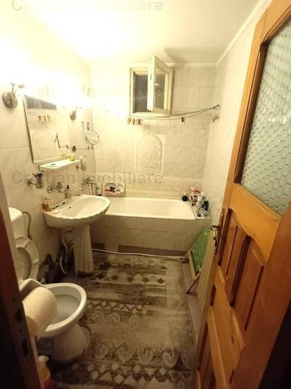 Apartament cu 3 camere decomandat în Barieră