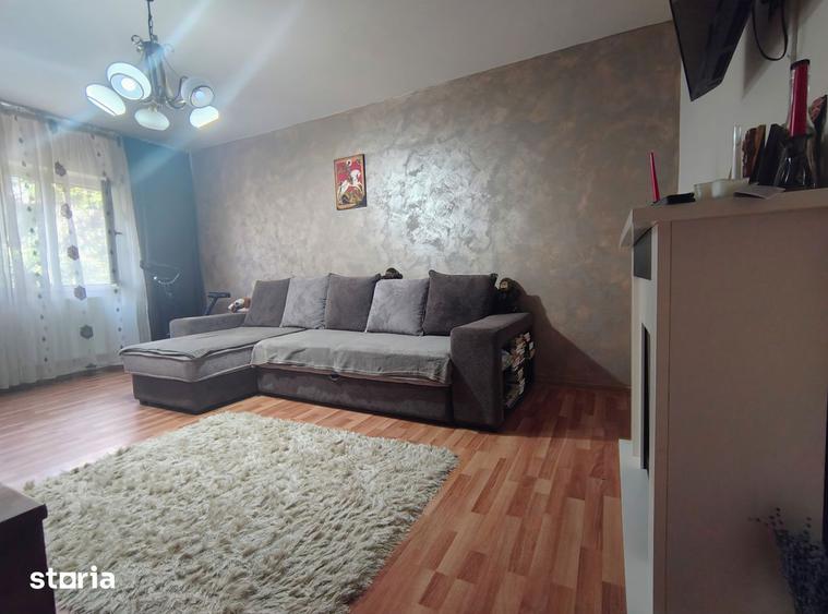 Apartament cu 3 camere decomandat, mobilat în 1 Mai