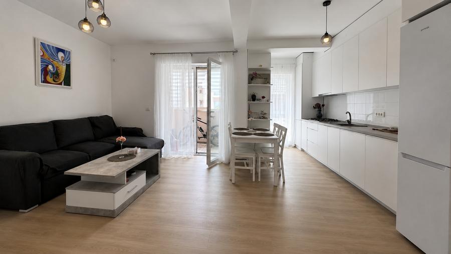 Apartament cu 2 camere semidecomandat în Giroc