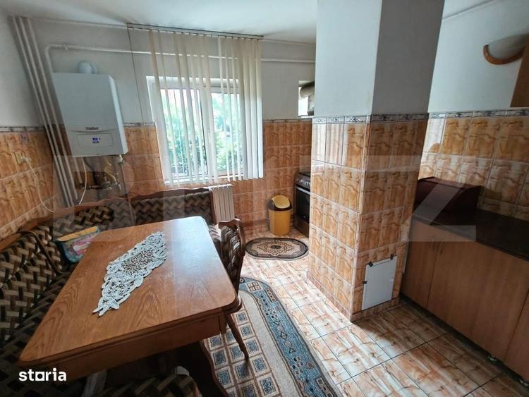 Apartament cu 3 camere decomandat în Rovine