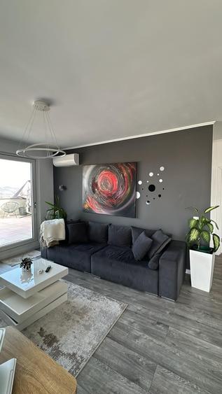 Apartament cu 3 camere decomandat în Florești