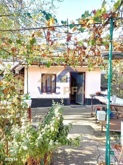 Casă cu 3 camere cu Teren 1274 Mp în Central