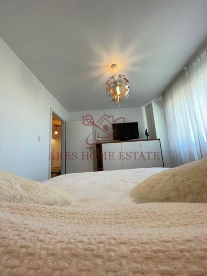 Apartament cu 3 camere decomandat, mobilat în Dacia