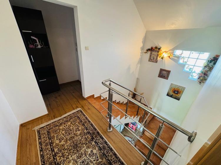 Duplex cu 4 camere cu Garaj în Șimian
