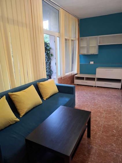 Apartament cu 3 camere semidecomandat în Complex Studențesc