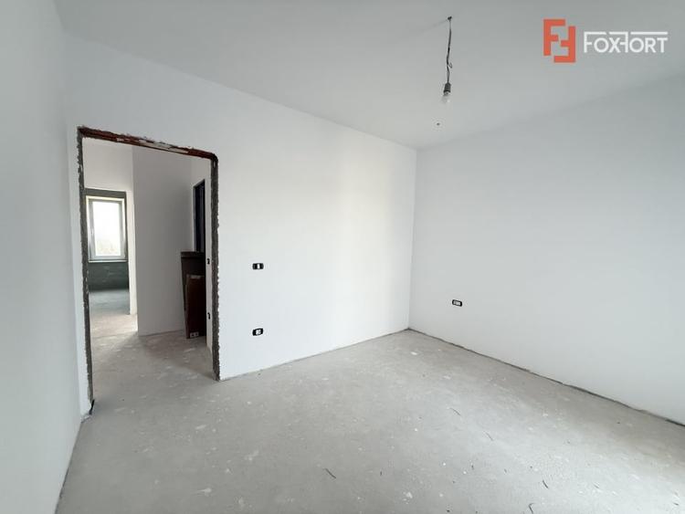 Apartament cu 4 camere în Torontalului
