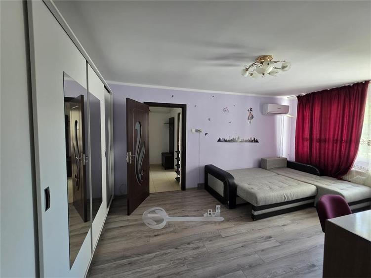 Apartament cu 2 camere semidecomandat, mobilat în Podu Roș