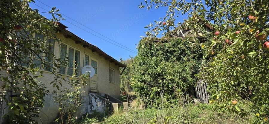 Casă cu 5 camere în Aluniș