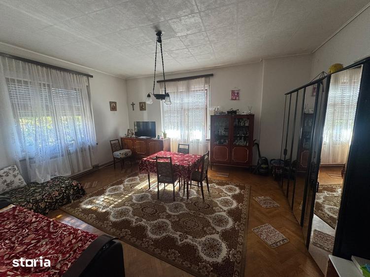 Casă cu 4 camere cu Teren 252 Mp în Sub Arini