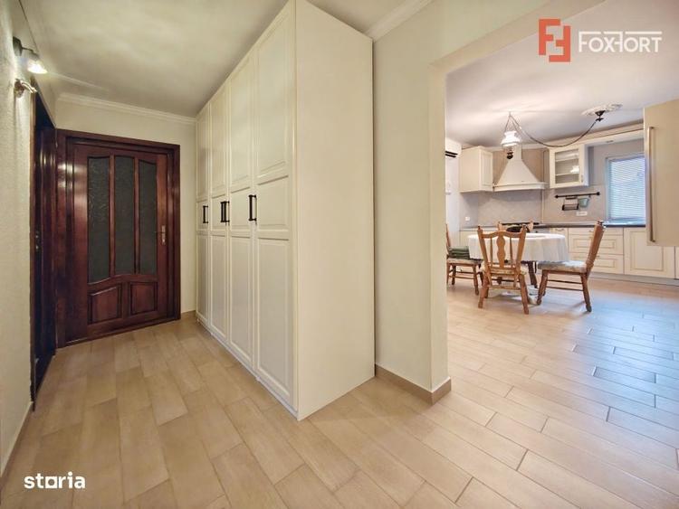 Apartament cu 3 camere decomandat în Girocului
