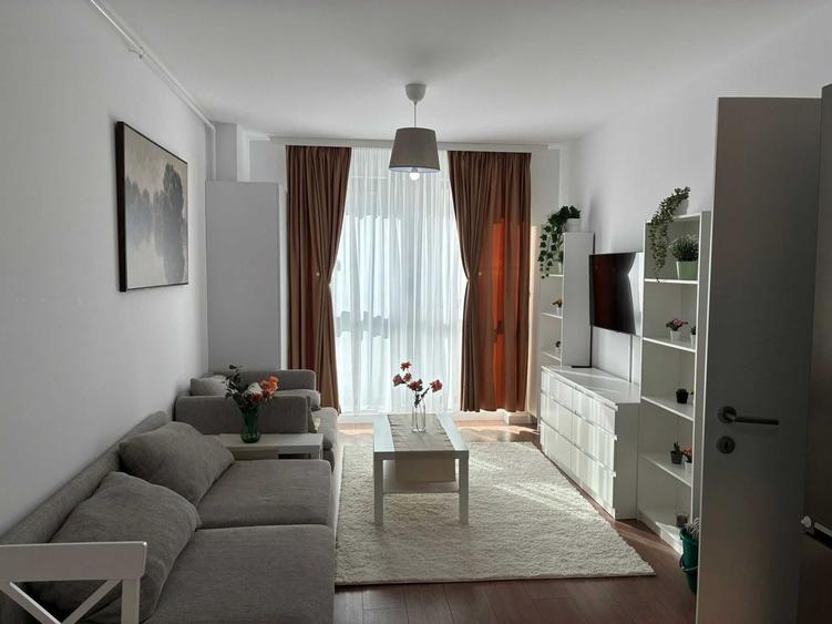 Apartament cu 2 camere decomandat în Crețești