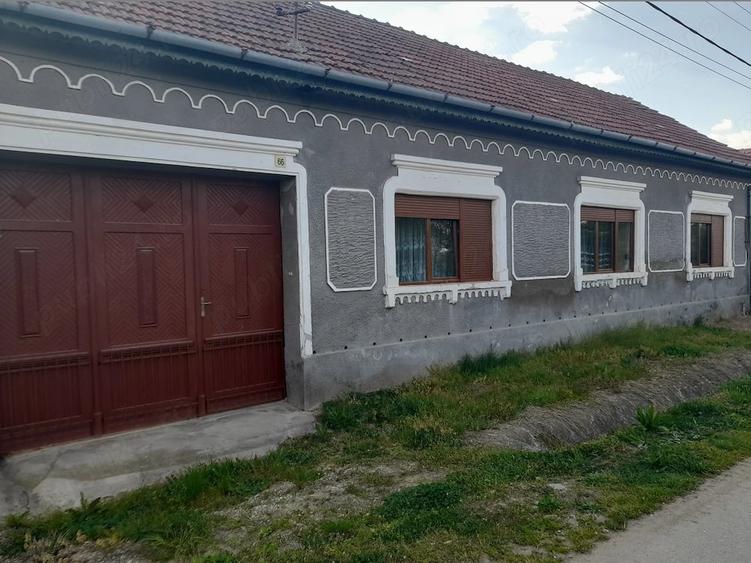 Casă cu 4 camere cu Teren 1600 Mp în Zăgujeni