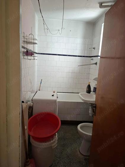 Apartament cu 3 camere semidecomandat în Rogerius