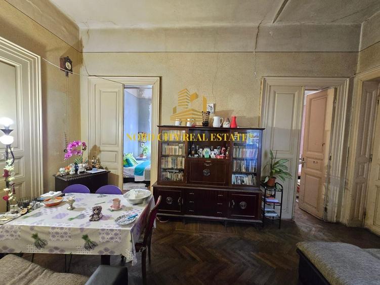 Casă individuală cu 11 camere cu Canalizare în Ferdinand