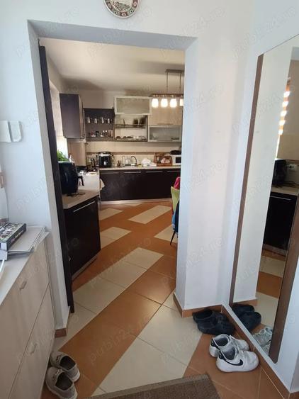 Casă cu 5 camere cu Teren 1000 Mp în Luna