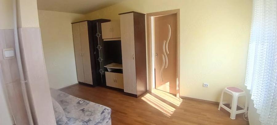 Apartament cu 3 camere semidecomandat în Micro 14