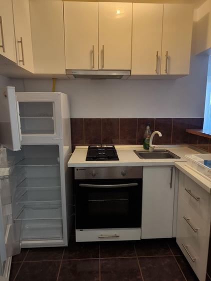 Apartament cu 2 camere semidecomandat în P-ța Doina