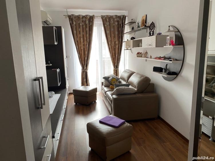 Apartament cu 3 camere decomandat în Torontalului