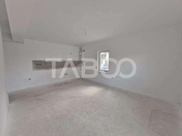 Apartament cu 3 camere decomandat, mobilat în Mihai Viteazul