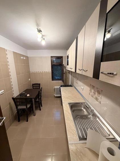 Apartament cu 2 camere decomandat în Titan