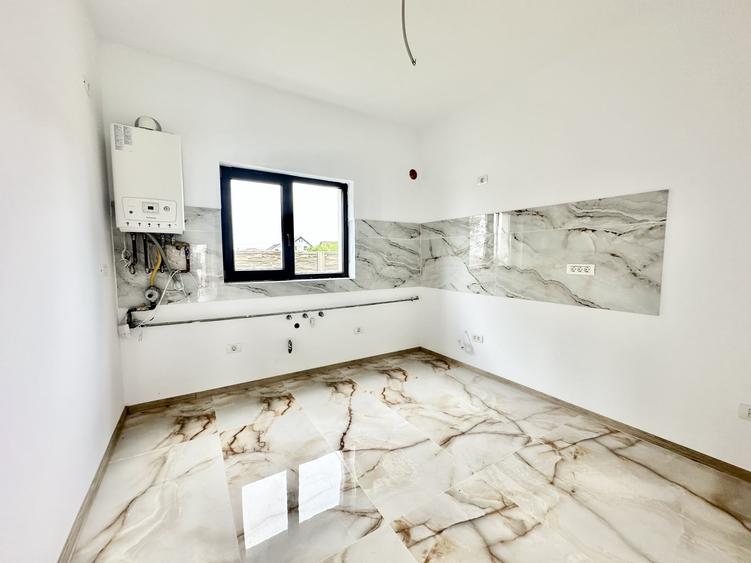 Duplex cu 5 camere cu Canalizare în Moșnița Nouă