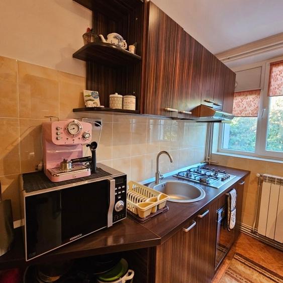 Apartament cu 2 camere decomandat, mobilat în Central