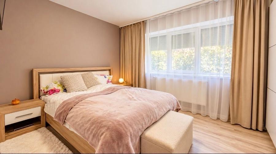 Apartament cu 3 camere decomandat în Rogerius