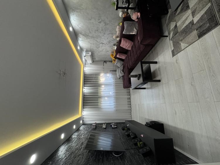 Apartament cu 2 camere semidecomandat în 1 Mai