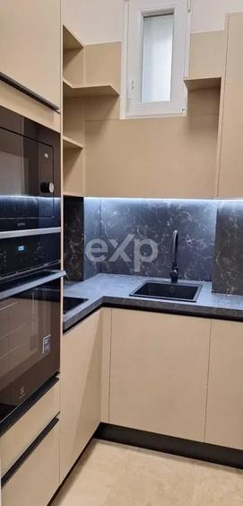 Apartament cu 2 camere semidecomandat, mobilat în Central