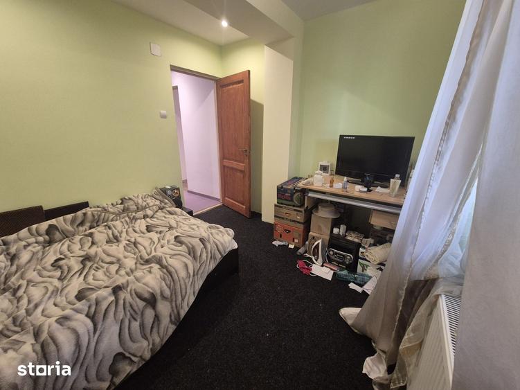 Casă cu 5 camere cu Teren 500 Mp în Central