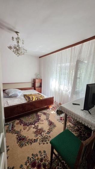 Apartament cu 4 camere decomandat în Central