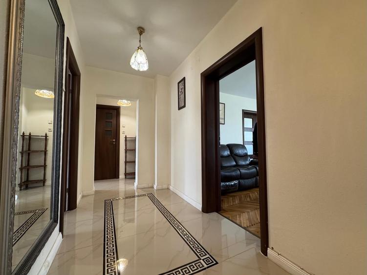 Apartament cu 3 camere decomandat, mobilat în Unirii