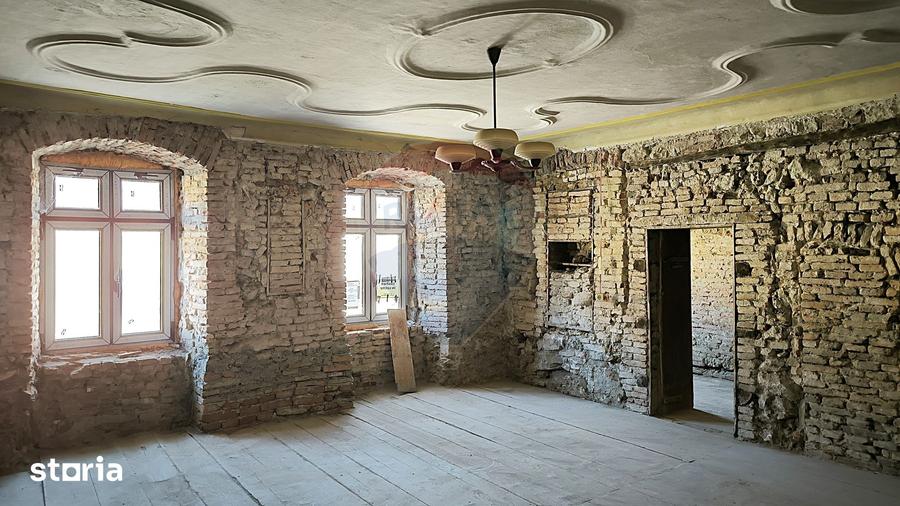 Casă cu 4 camere cu Teren 1694 Mp în Biertan