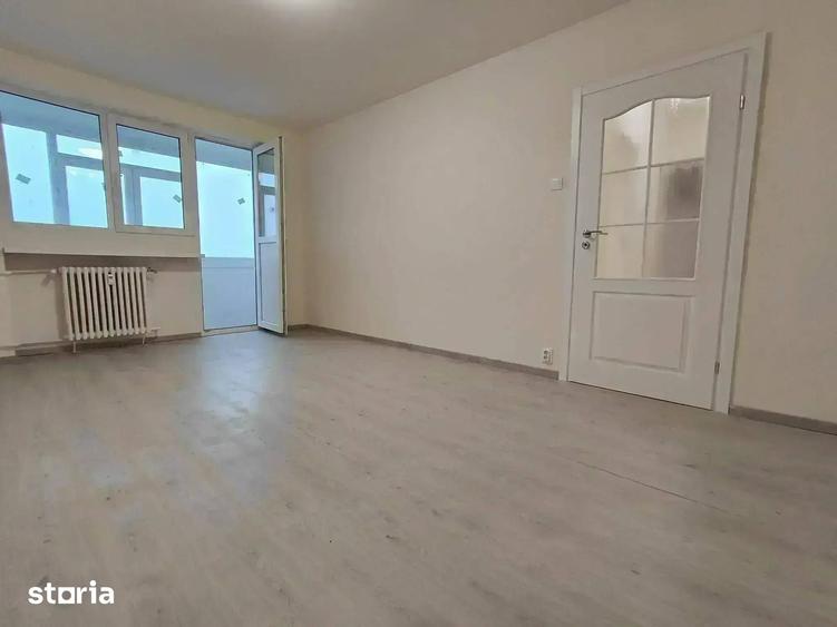 Apartament cu 3 camere decomandat în Ferentari