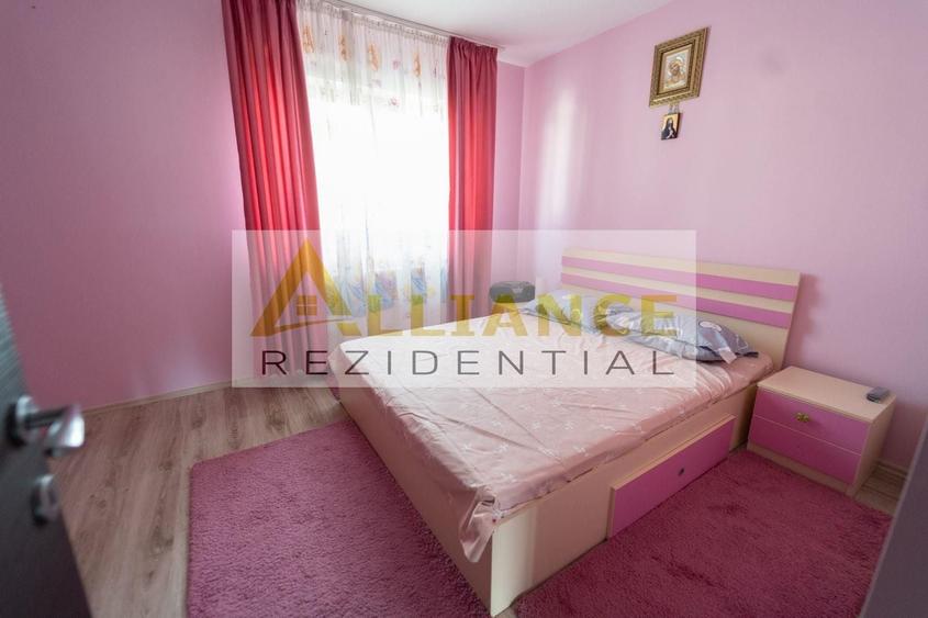 Casă individuală cu 4 camere cu Canalizare în Central